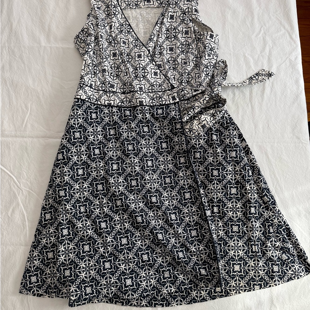 Tommy Hilfiger Navy and White Patterned Midi Dress